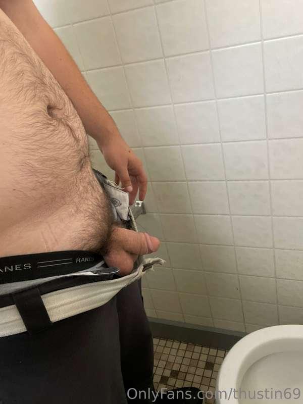 thustin69 image #0