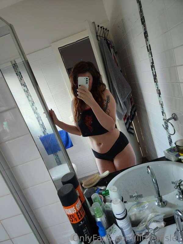 😏would Daddy like to shower with me?