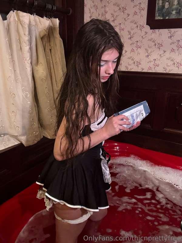 should i undress before i get in? 👀💦