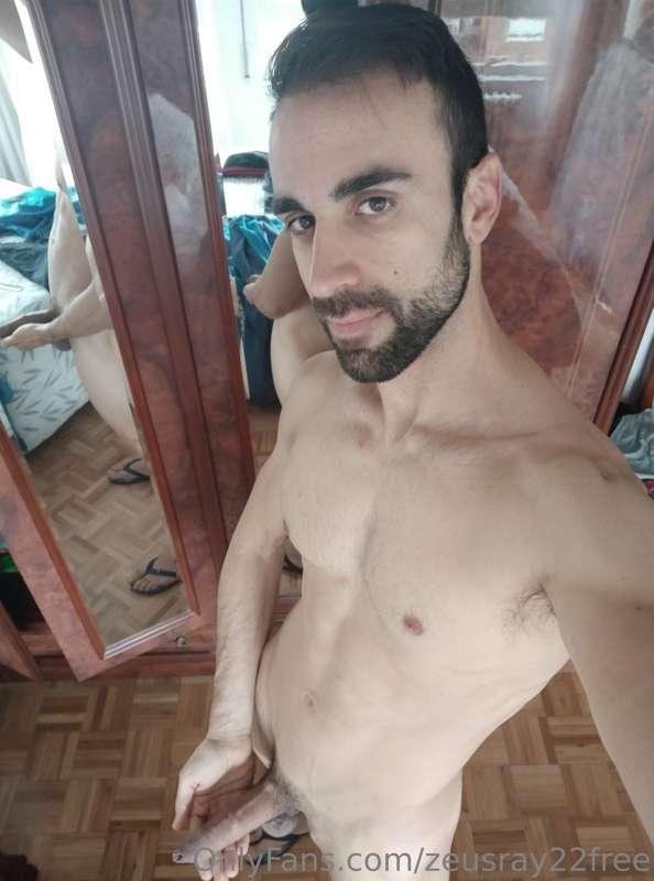 Help me getting my dick hard 🍆😅