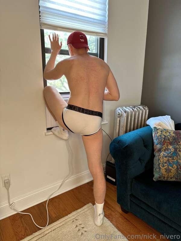 I’m very concerned about my neighbour 😋