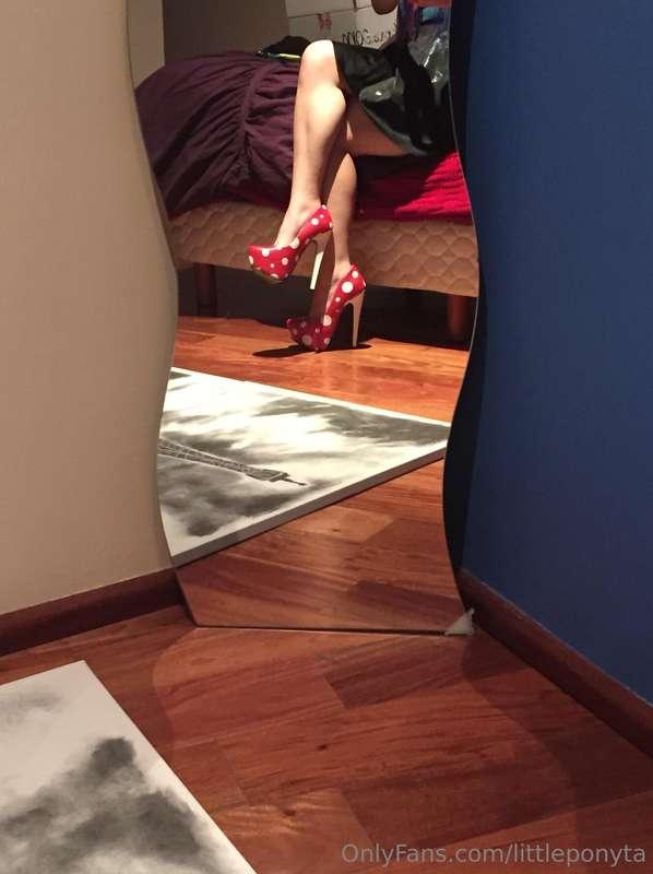 These gnome high heels are the best 😏