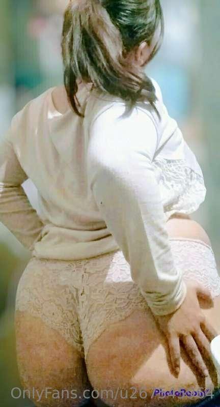 Hola nenes, les mando besitos 💋😏🔥💦
Hi kids, I send you kisse..