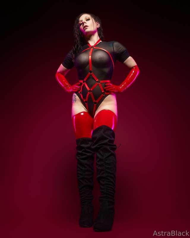 astra_black image #0