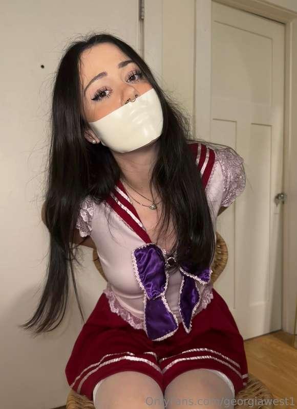 Your damsel in distress 🥺