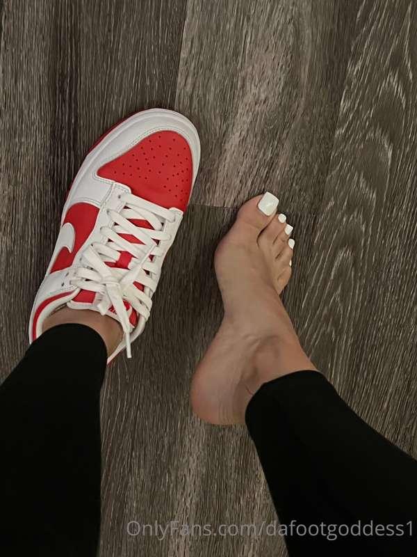 dafootgoddess1 main image