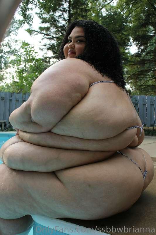 Coming next week…  
A bikini pool photo set & HOT pool video..