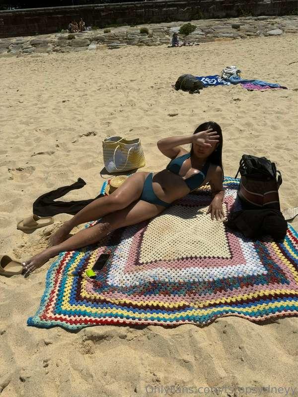 who wanna get fckd on the beach?