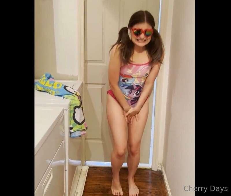 💧Holding it in Before Going in Swimsuit in Bathtub💧

New vid..
