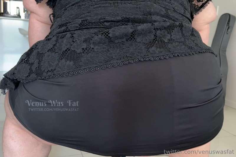 A fat ass about to do naughty things… 😏