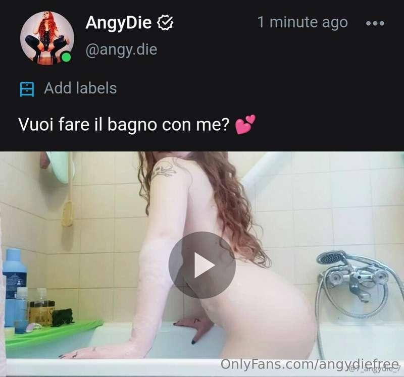 Nuovo video gratuito visibile all'iscrizione sul mio Onlyfan..