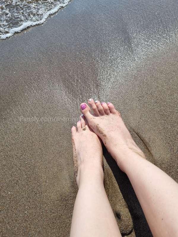 let me play with my feet and your cock

#fyp #feet #footfetish #feetlover #toes  