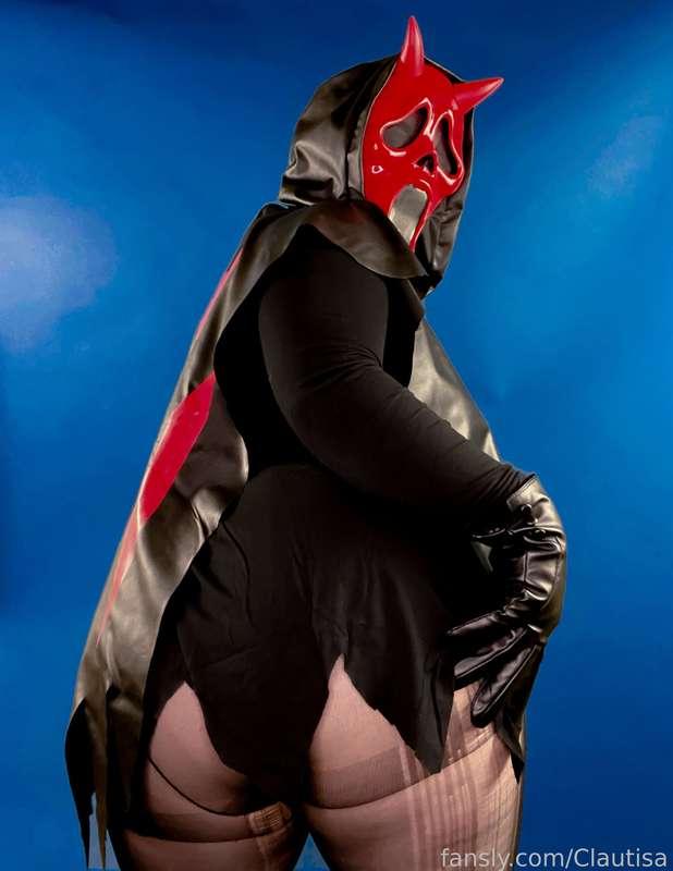 if u weren’t horny for ghostface before, are you now?? 😈 

I know this is a little different from my usual lol
But I had fun making this and shooting it! I just love ghostface and dbd so much 😩

for my ass lovers, this is definitely a more ass focused set so ENJOY LMAO