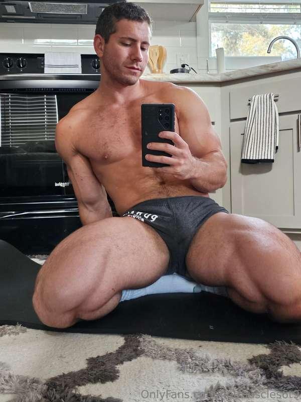 Hot muscle legs