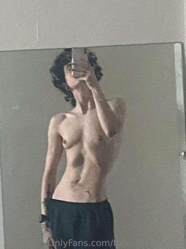 ignore the bedhead its greek chic