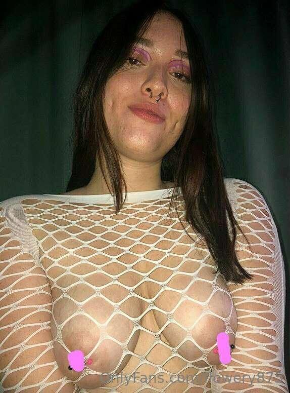 🍑FREE SUBSCRIPTION🍑 
 
I am a naughty  girl waiting for some..