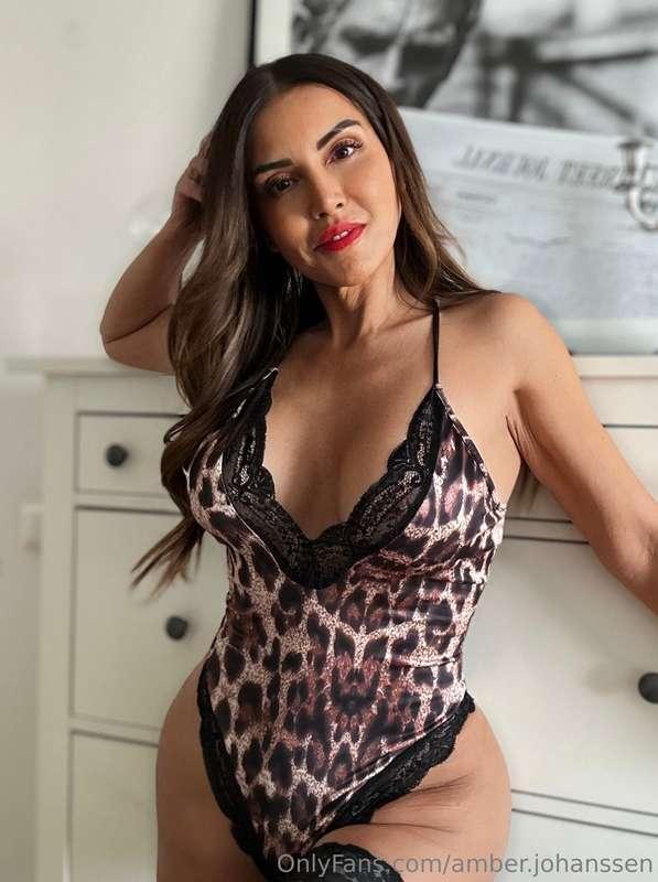 Lace never looked so good… or felt so naughty 😘💋
