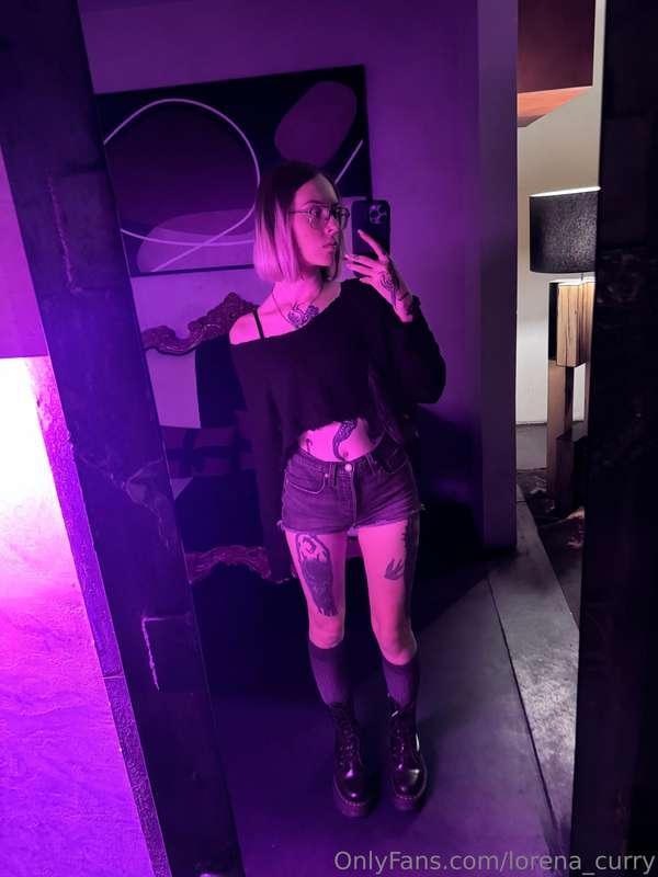in a violet light💜