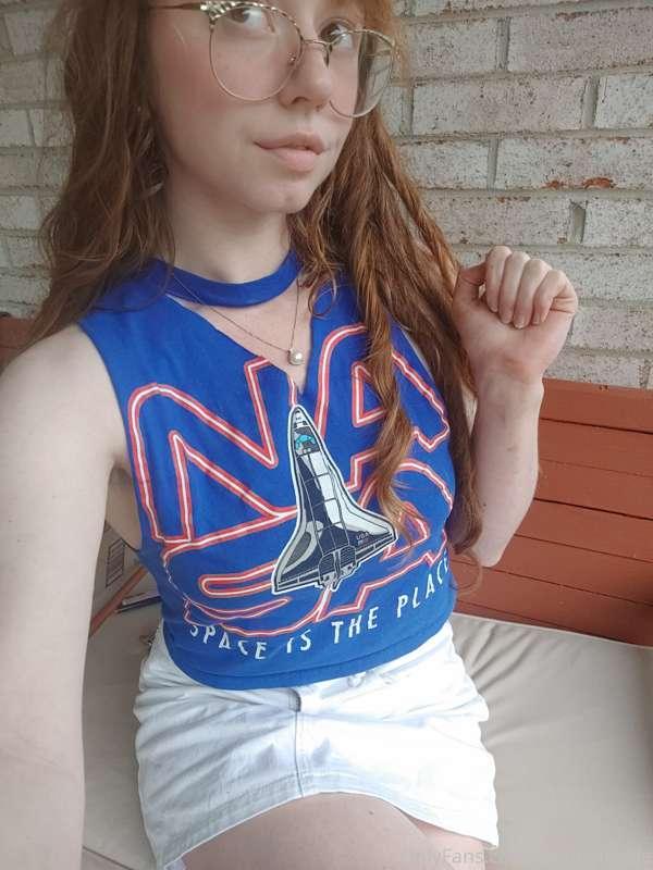 I garden in the most inappropriate outfits 😌