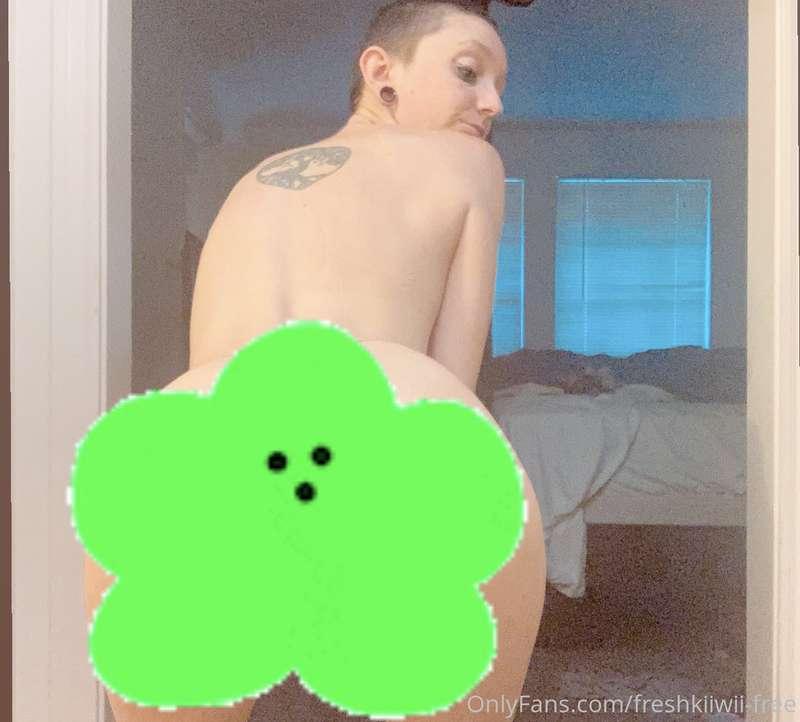 Like this? Subscribe to my paid page to see the full set 💦  ..