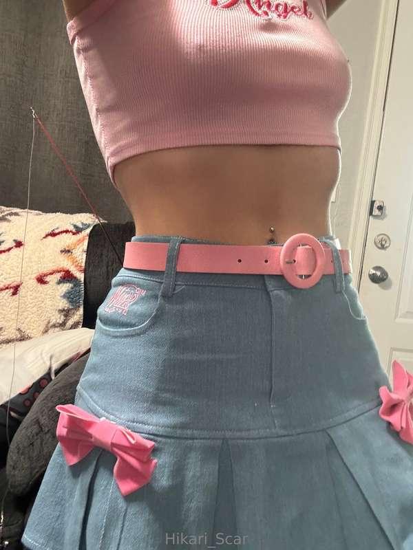 Skirt try on stream starts in an hr and a half!!!!! Hope to ..