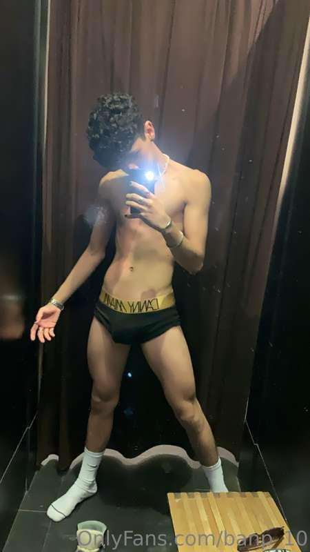 ven nos medimos la ropa juntos 😛👀