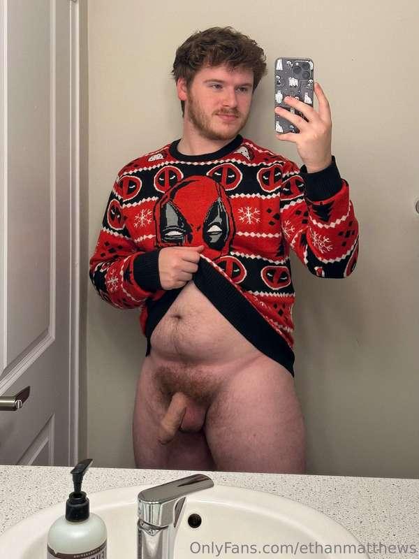 Do we like this Christmas sweater? 🎄🎅🎁