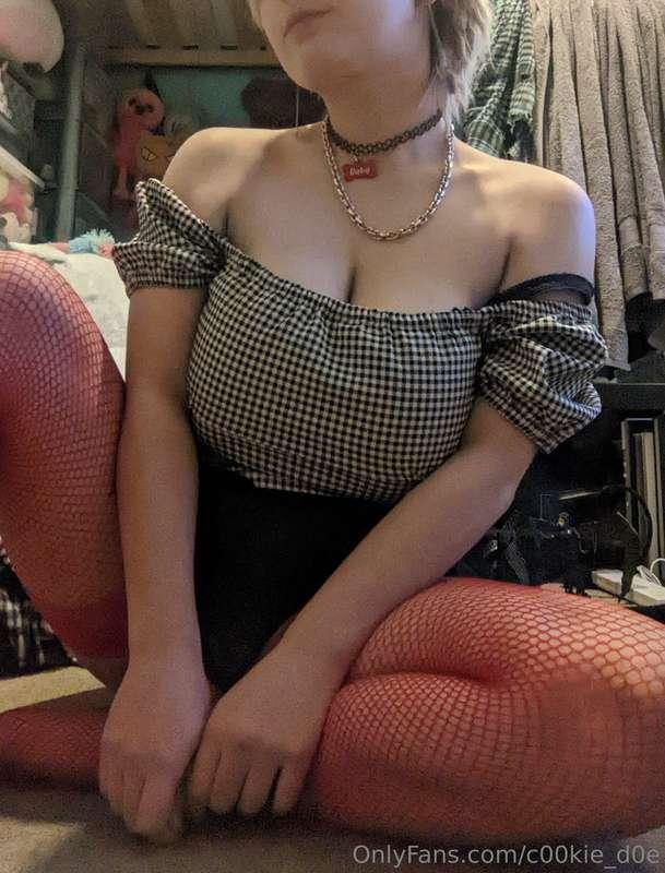 Not sure about the outfit. Any ideas ?