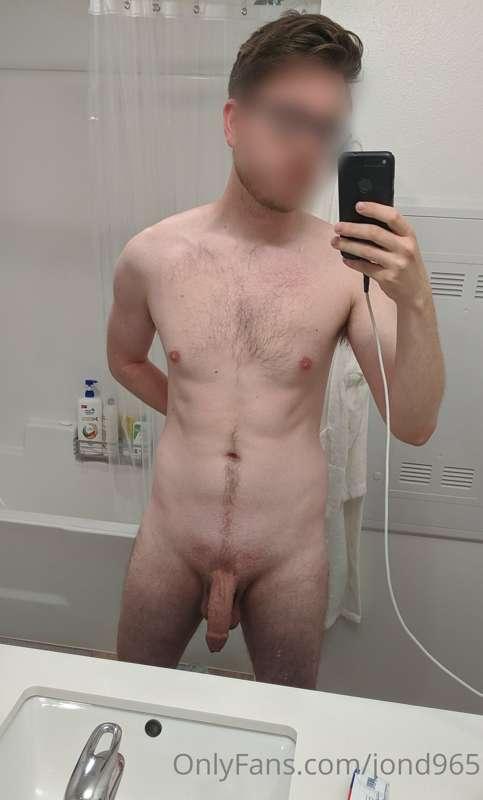 Just hanging out before I shower 😜 maybe I'll continue recor..
