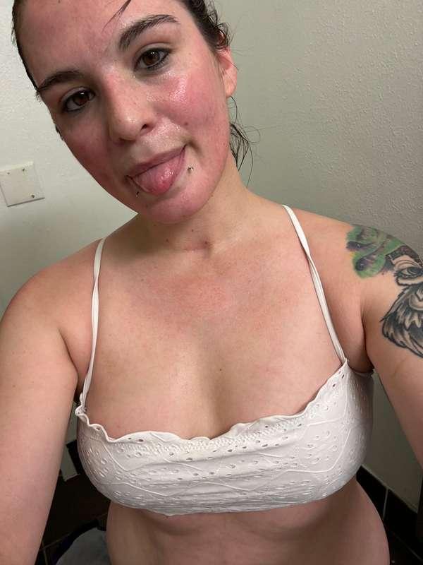 Getting that daily swim in! 😍🔥🥰