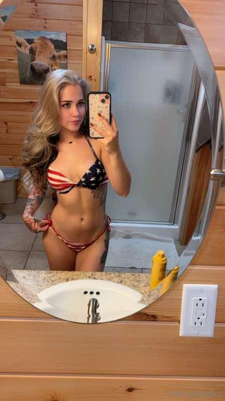 Pool day 👙