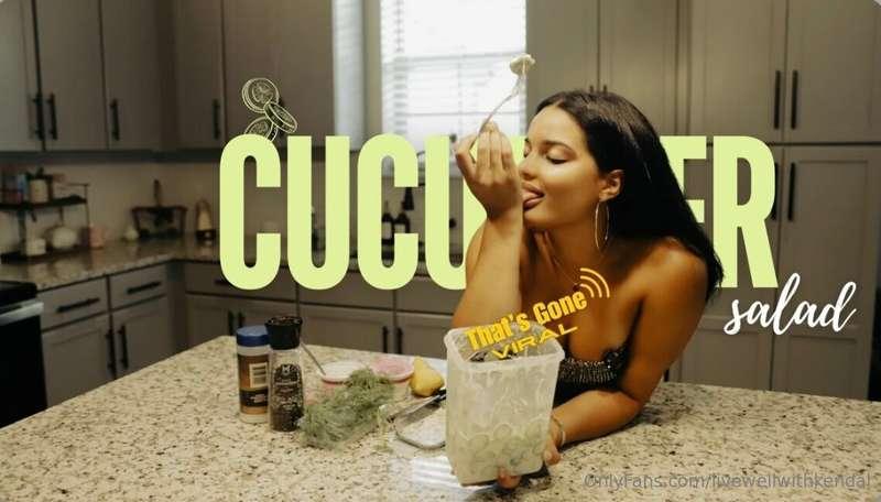 Let’s whip up this crunchy, refreshing viral cucumber salad ..