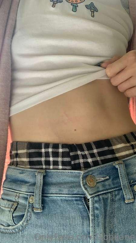 No bra club 🥰 so tiny, I don’t need to wear one 😉
🍒🍒🍒
Happy ..