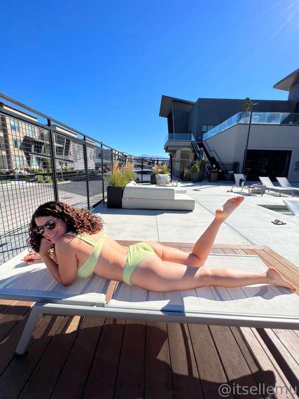 Come chat with me on my page @itsellemuvip