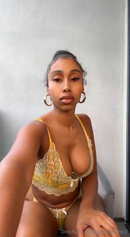 ### Feeling a bit bored right now 😝 come chat? 😘🥰