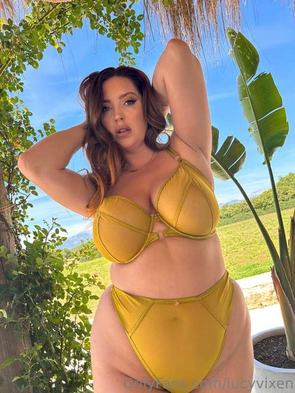 Totally tropical 🏝️🍍
