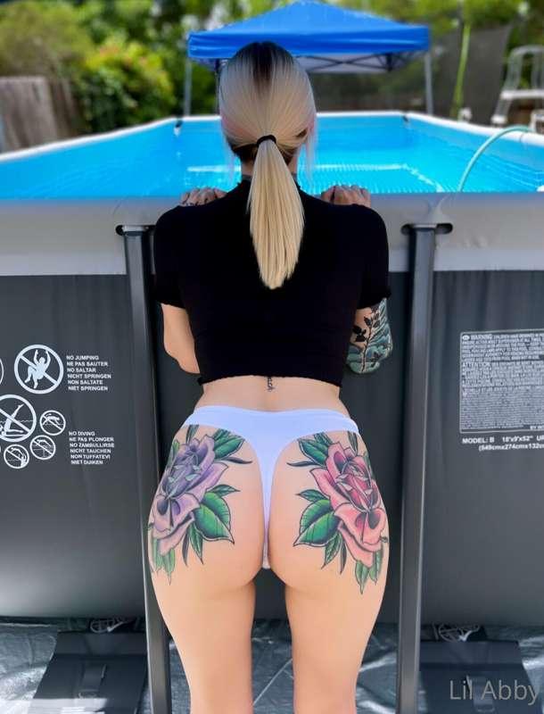 Smack my ass and push me in!👏🏻