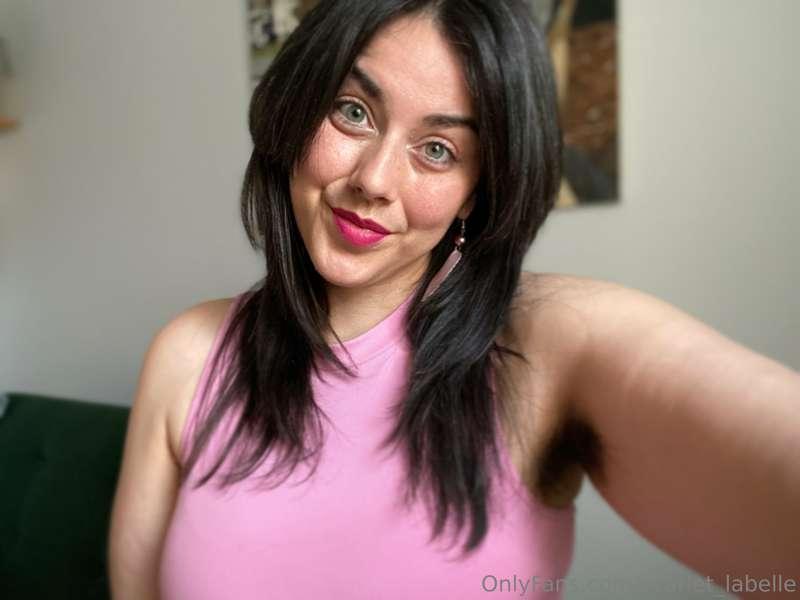 Pretty in pink! 
New armpit tease video is posted on my Excl..