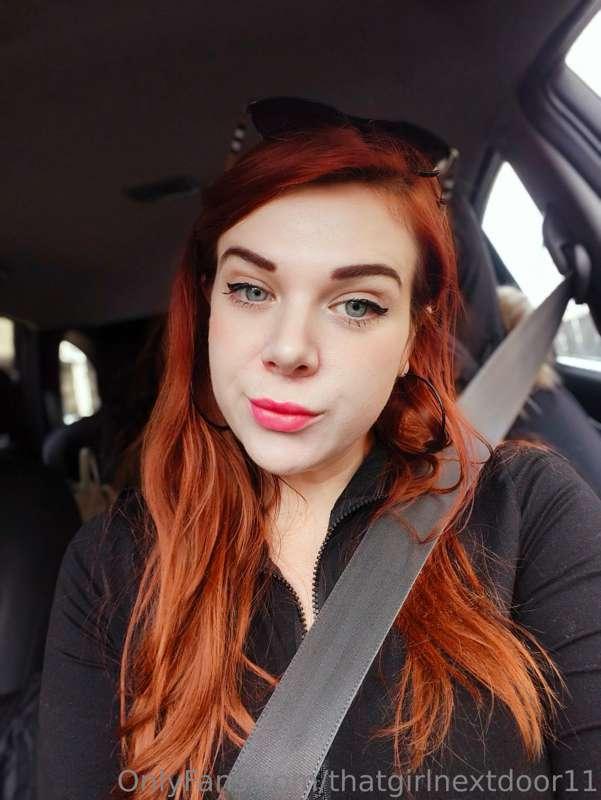 I look sleepy 😴 I have a photo shoot today will be back on l..
