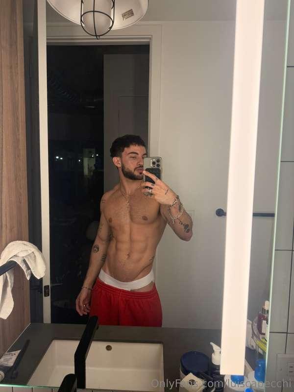 LIVE TOMORROW AT 10:30 PM PST 😈💦 WHOS COMING?!