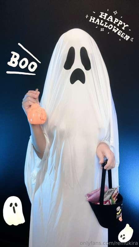 “Boo!!~~~~ 👻 “
🎃Happy Halloween day🎃

Remu don’t want your c..