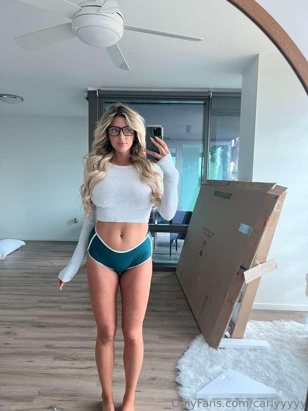 carlyyyyy main image