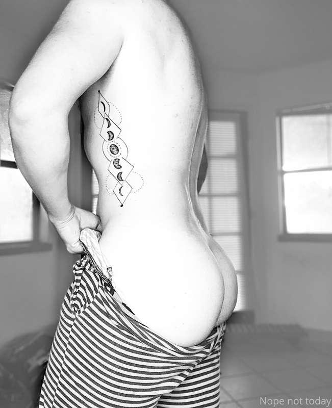 Love taking pics in black and white!