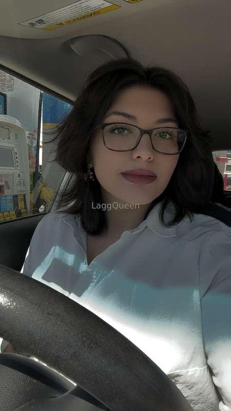 Leaving a big ol lipstick kiss on ya face….or. Somewhere els..