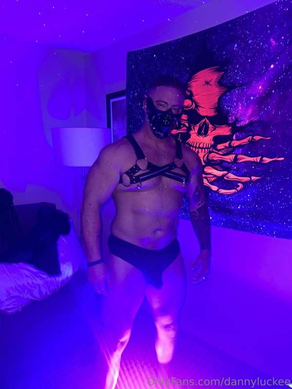 Freak show vibes 😈