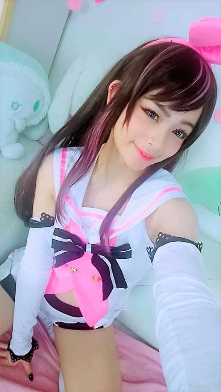 Kizuna Ai!
MOBILE PICS [5] SHORT VIDS [1]

a few snaps with ..