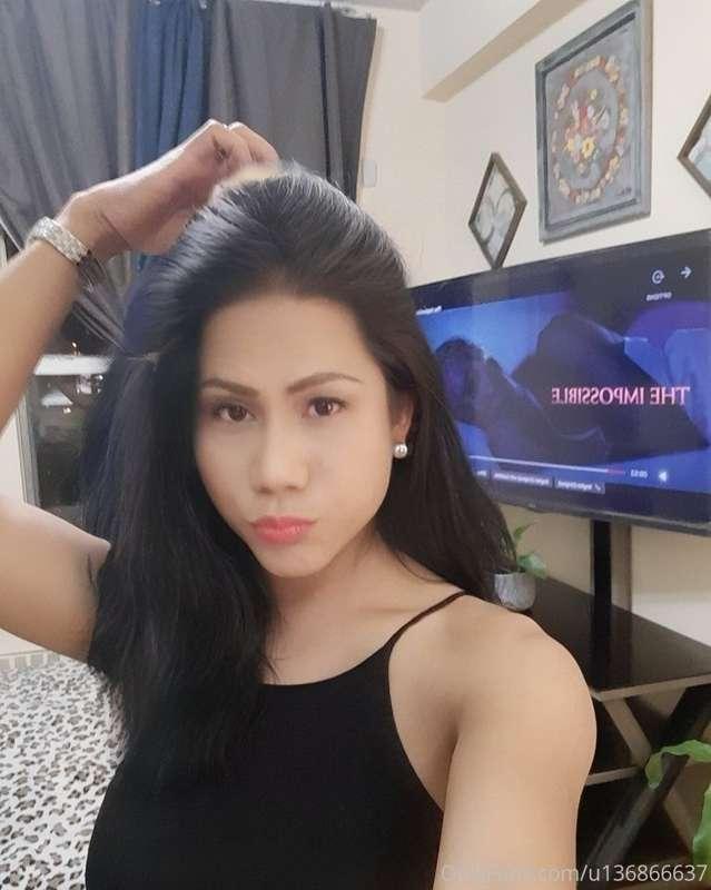 Selfie girl!
Join me baby ,Take me a hot pic.