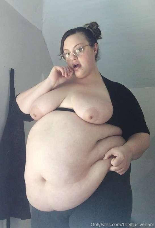 Hello to my lovely fans! It is SUCH a hot day- and I decided..