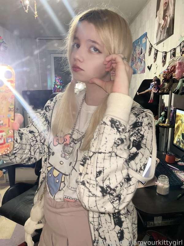 iamyourkittygirl image #2