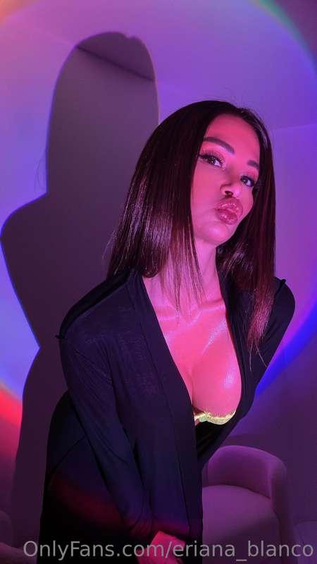 Come give me a kiss
